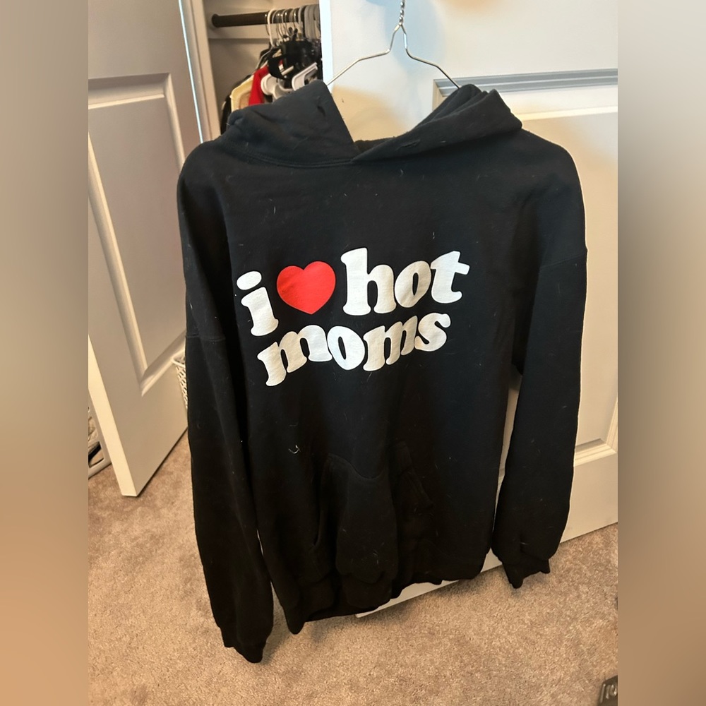 I love hot moms hoodie